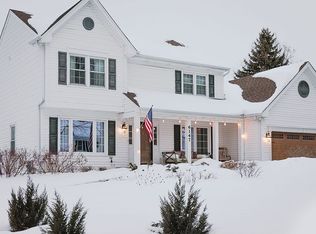 6147 Indian Trail Rd, Gurnee, IL 60031