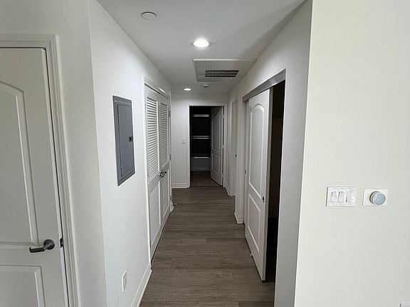 4th image of 6851 Laurel Canyon Blvd #209