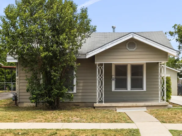 227 LINARES ST, San Antonio, TX 78225