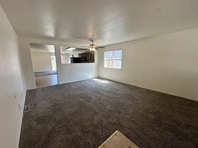 3 bed, 1390 sqft, $2,400 — Photo 2