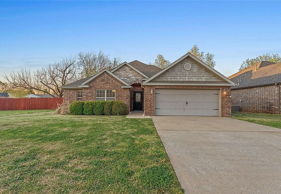 1st image of 2907 NE Wild Indigo Way