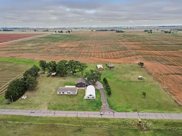 10716 N 2010th Rd, Elk City, OK 73644