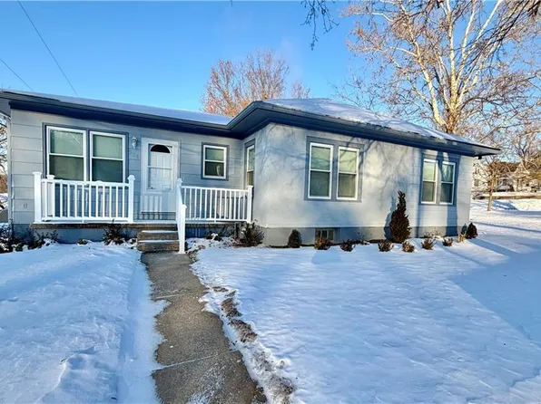 506 N 3rd St, Wathena, KS 66090