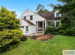 555 Chain O Hills Rd, Colonia, NJ 07067