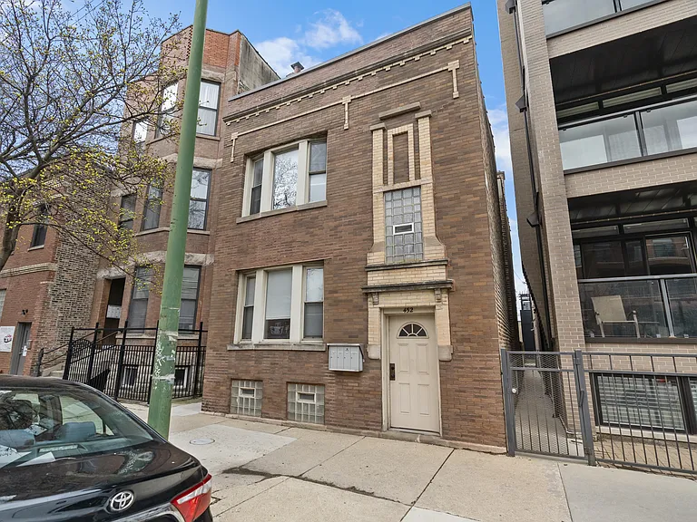 452 N May St #CH1 — Photo 10