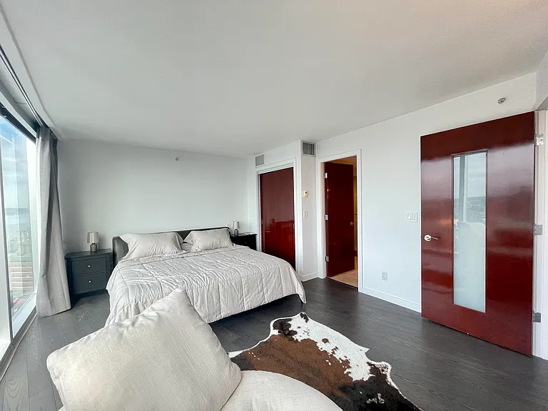 938 Nelson St — Photo 15