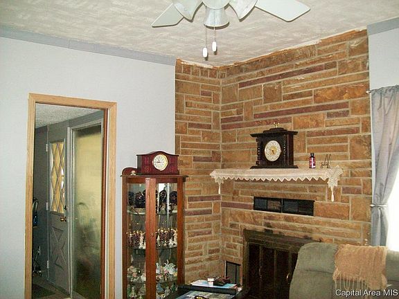 3rd image of 204 E Douglas St