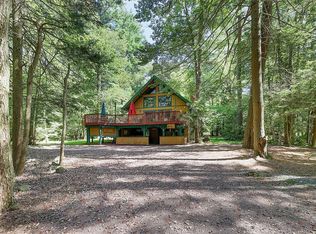 212 Long View Ln, Pocono Pines, PA 18350