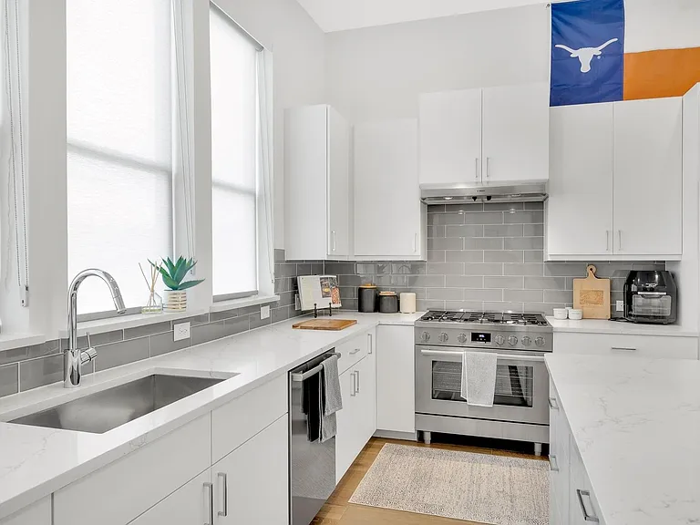 1008 Concordia Ave — Photo 14