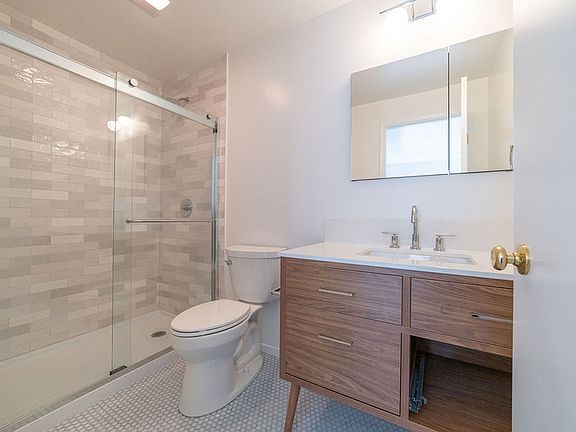 2nd image of 490 42nd St #498