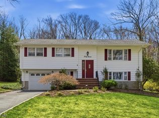 47 Siek Rd, Kinnelon, NJ 07405