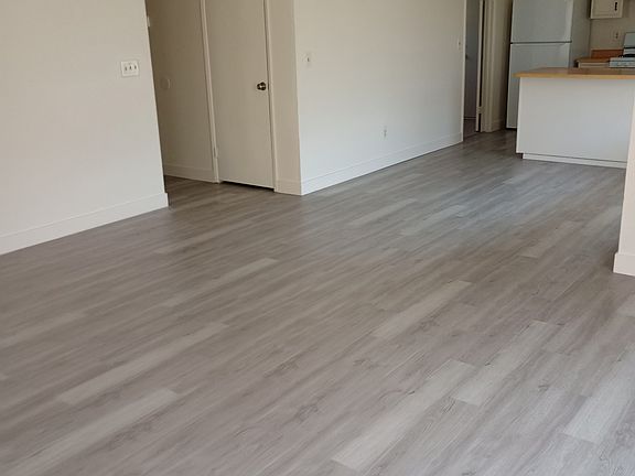 4th image of 21268 S Lafayette Ave