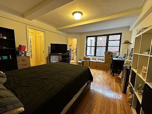 2nd image of 310 E 55th St APT 6D