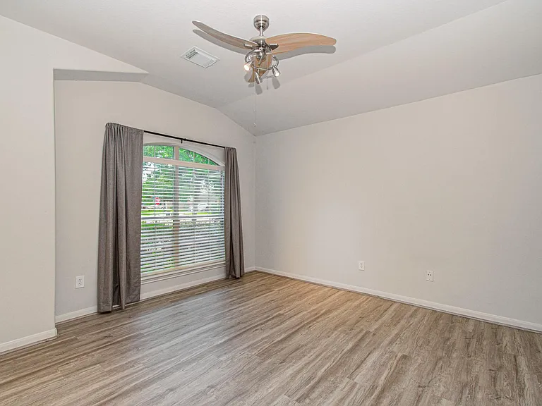 1904 Roaring Springs Ct — Photo 5