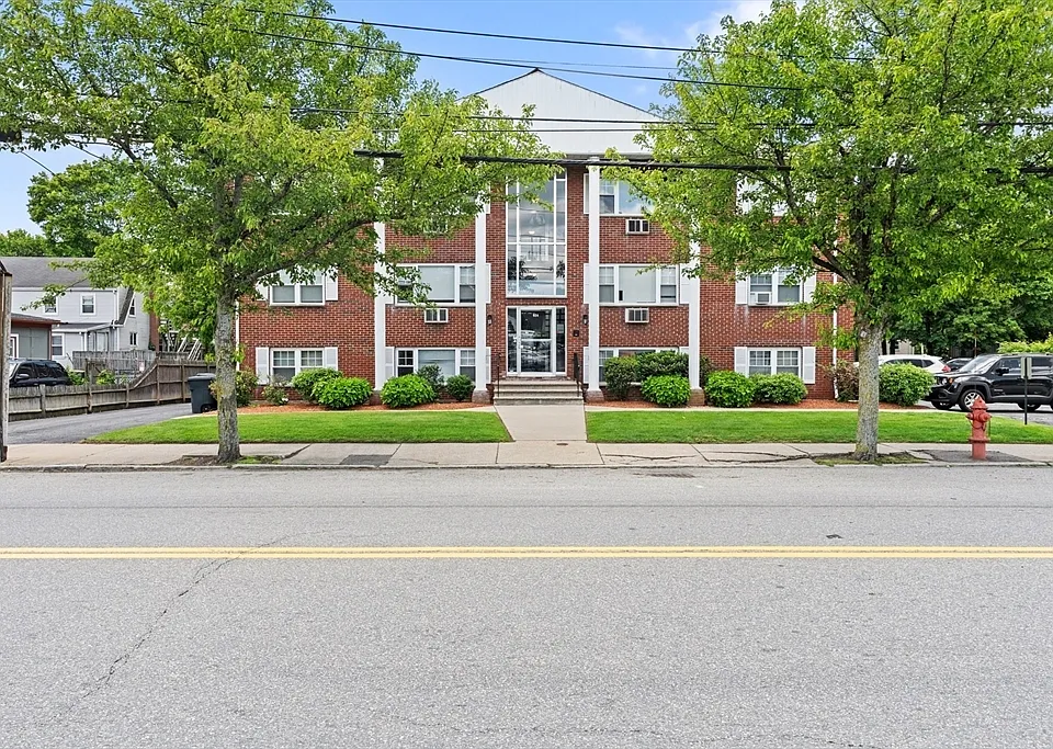 924 Main St #14