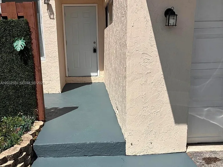 8253 NW 9th St #3 — Photo 1