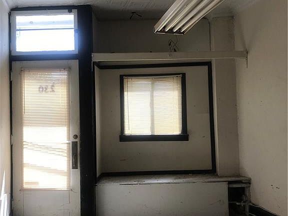 3rd image of 230 Esser Ave