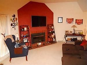 4th image of 152 Charter Oaks Dr #B