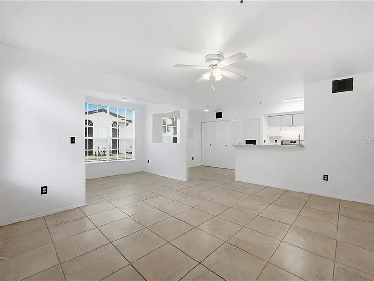 1602 Columbia Arms Cir #106 — Photo 3