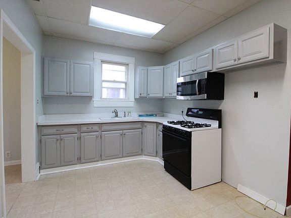 4th image of 316 NE 5th St