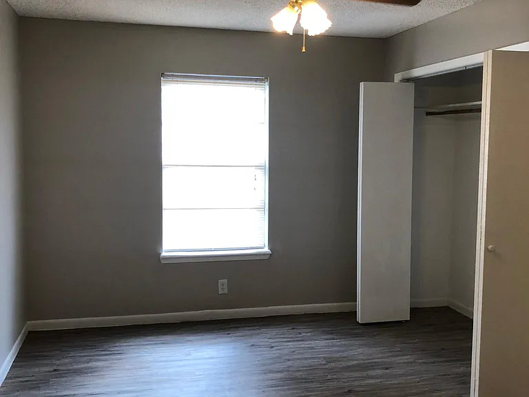 212 Versailles St — Photo 17