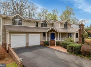 8317 Robey Ave, Annandale, VA 22003