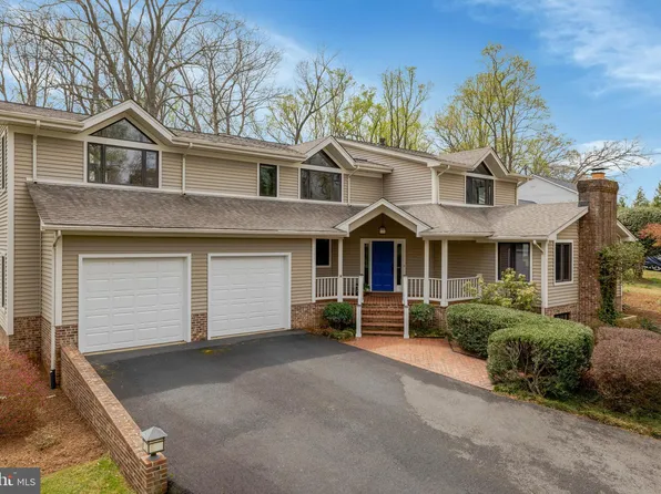 8317 Robey Ave, Annandale, VA 22003