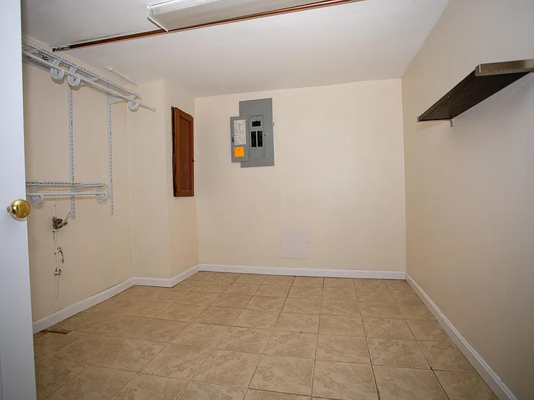 2849 Rogers Dr — Photo 17