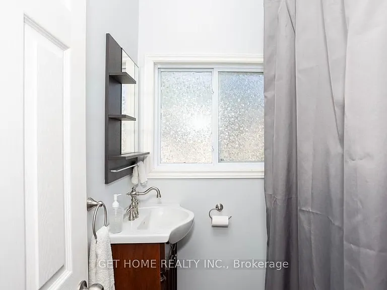 24 Hargrave Rd — Photo 16