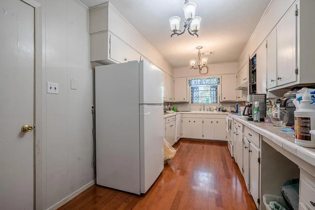 234 Arrowhead Dr — Photo 3