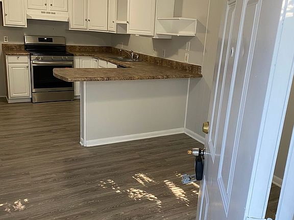 2nd image of 214 San Vincente St #C