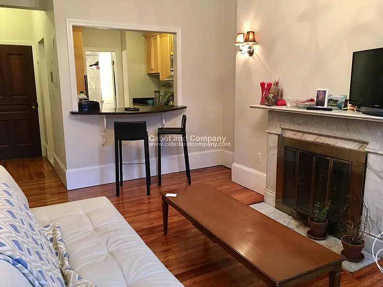 185 Beacon St #4R — Photo 2