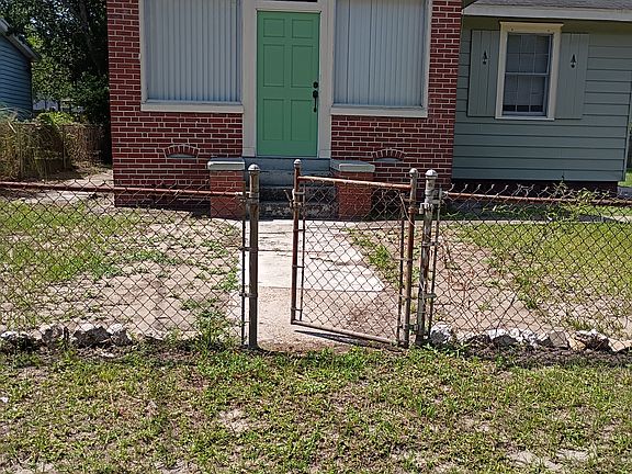 5th image of 230 E 46th St