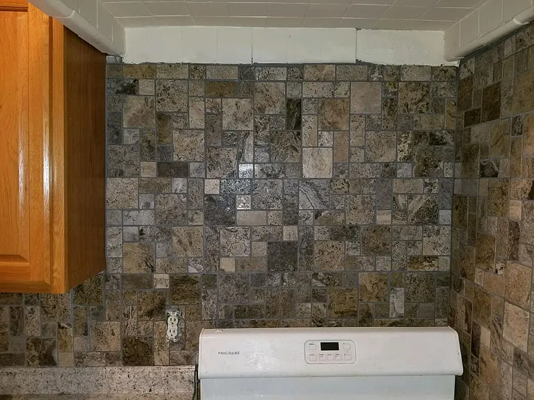 358 Morris Dr — Photo 2