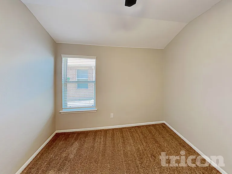 805 Walls Blvd — Photo 8