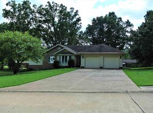 1736 Whispering Oaks Pl, Poplar Bluff, MO 63901