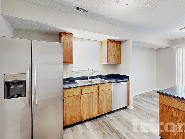 4244 Village Trace Dr — Photo 5