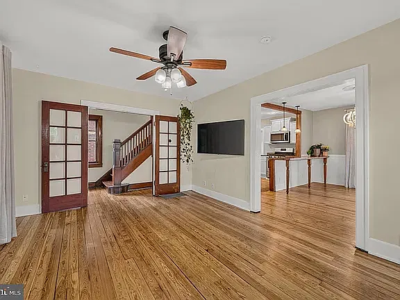 3 bed, 1356 sqft, $2,700 — Photo 2