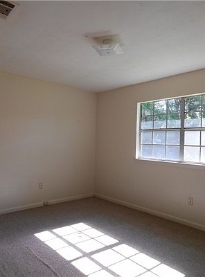 5th image of 2612 Auburn Dr