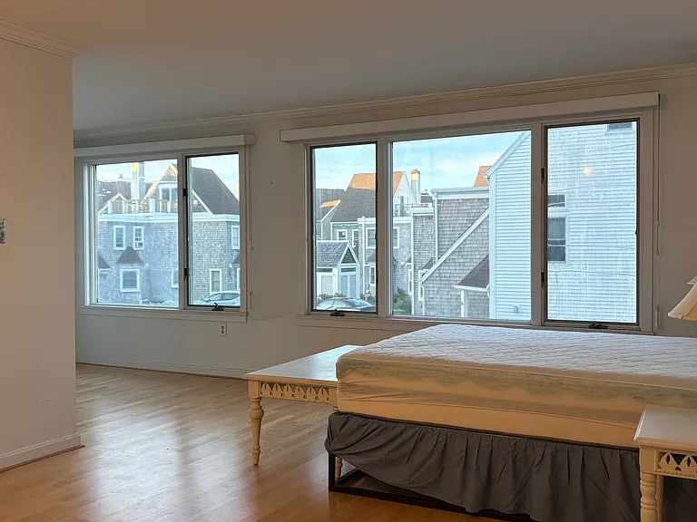 1 Commodore Ct — Photo 18