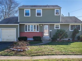 7 Allen Rd, Bloomfield, CT 06002