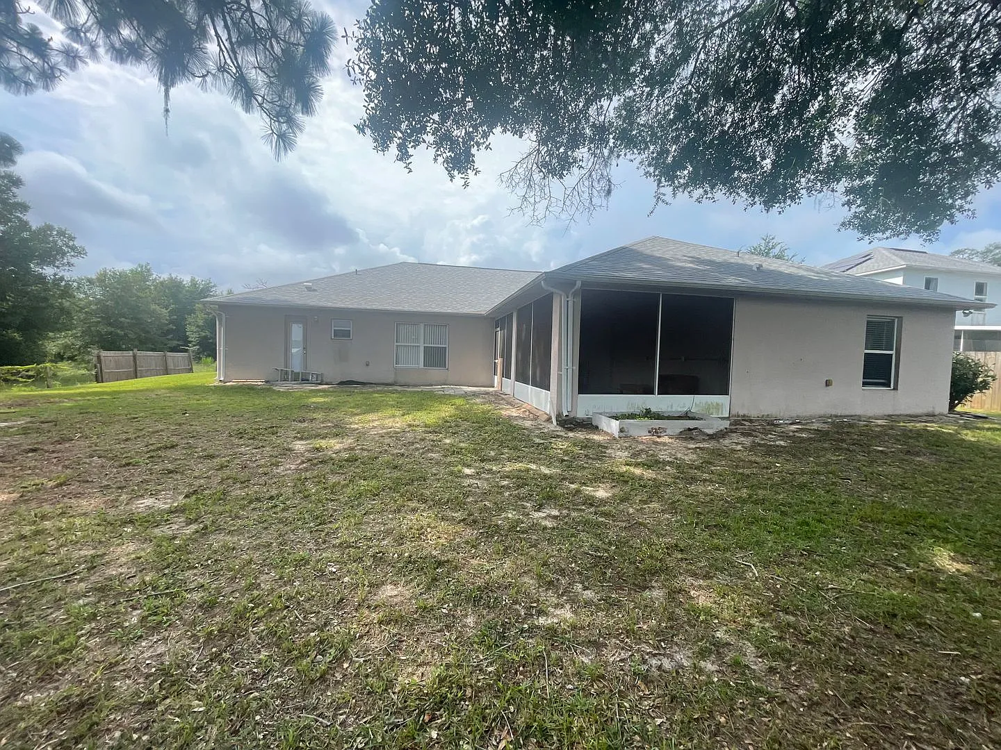 Great Home Great Location - 4 br 2 1/2 bath — Photo 2
