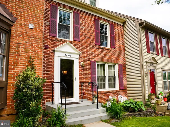 7691 Northern Oaks Ct, Springfield, VA 22153