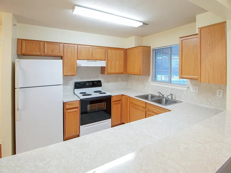 1203 Lovett St — Photo 11