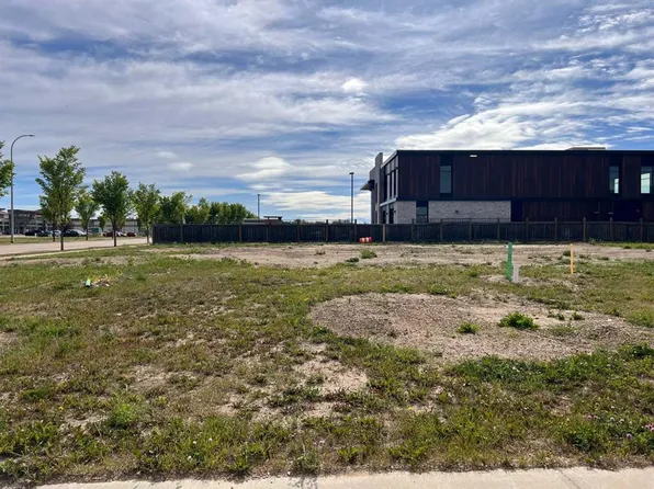 6625 & 6629 105a St, Grande Prairie, AB T8W 0L5