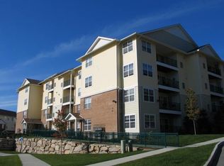 135 Ledgewood Rd APT 403, Groton, CT 06340