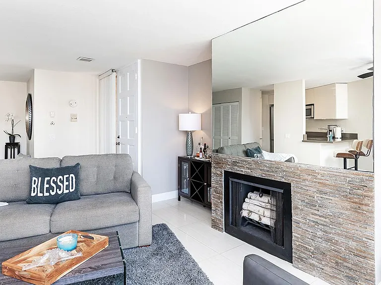 190 Del Mar Shores Ter #75 — Photo 3