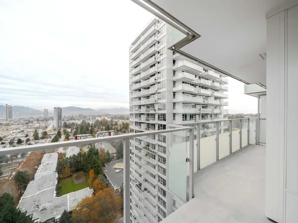 13768 100th Ave #2709, Surrey, BC V3T 0L3