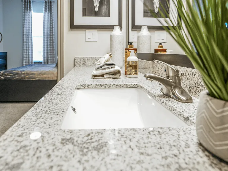 The Grand at Manor Apartments — Photo 41
