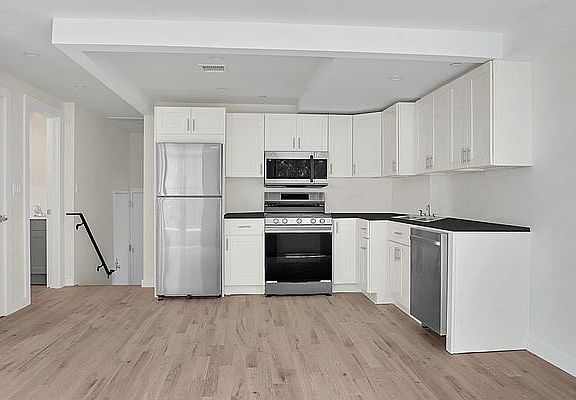 5th image of 185 Chauncey St #2F